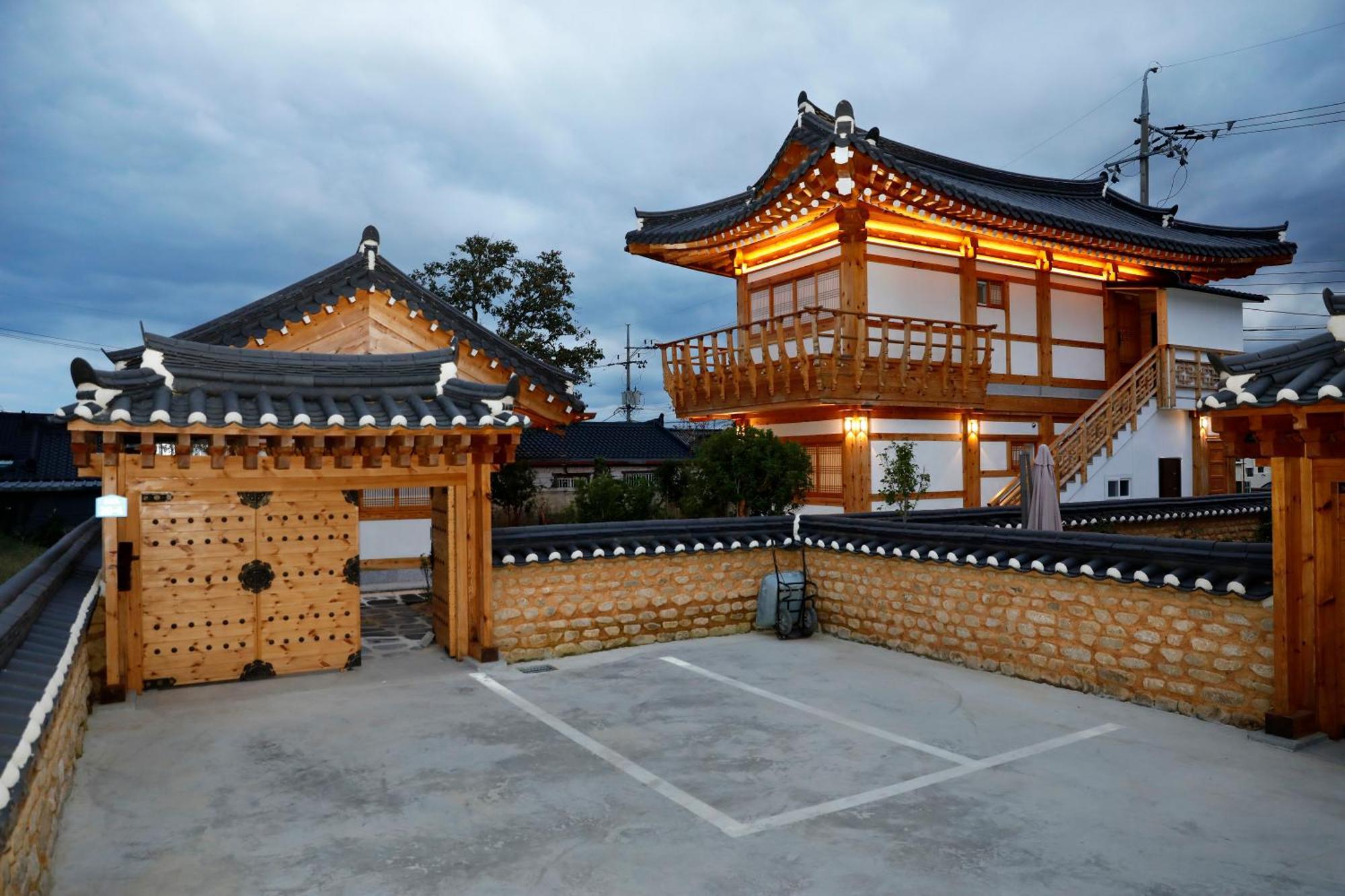Hanok Stay Mokhyang Gyeongju Exterior foto