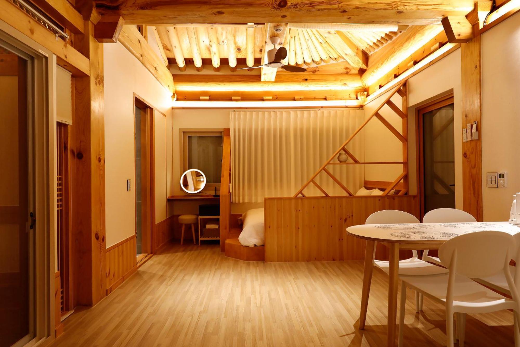 Hanok Stay Mokhyang Gyeongju Exterior foto