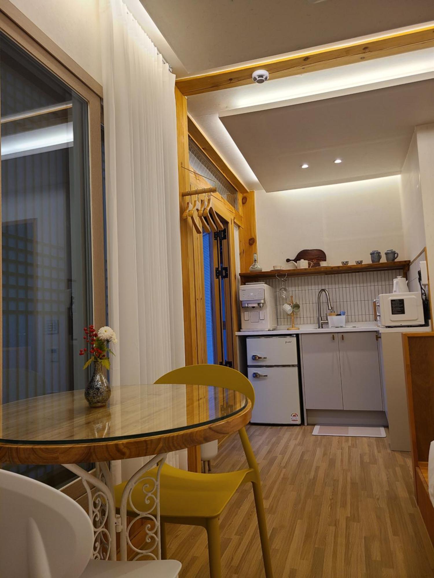 Hanok Stay Mokhyang Gyeongju Exterior foto